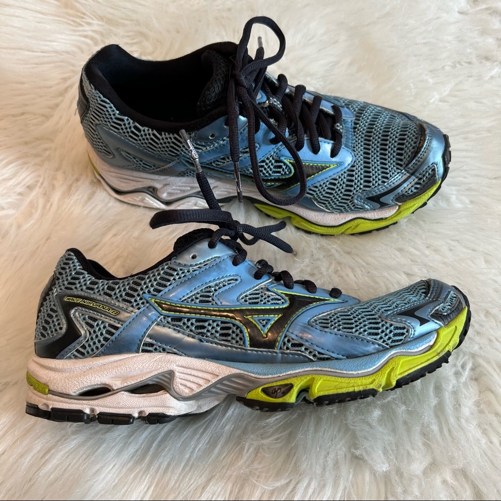 Mizuno Sneakers Nirvana 8 Running Shoes Sneakers size W8 Blue Black